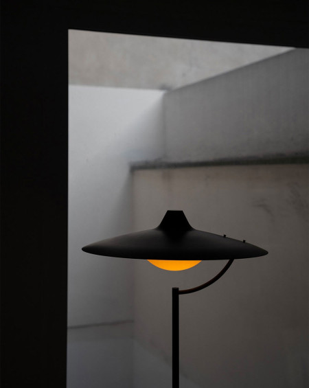 LAMPADAIRE BINY FLOOR NOIR DCW EDITIONS