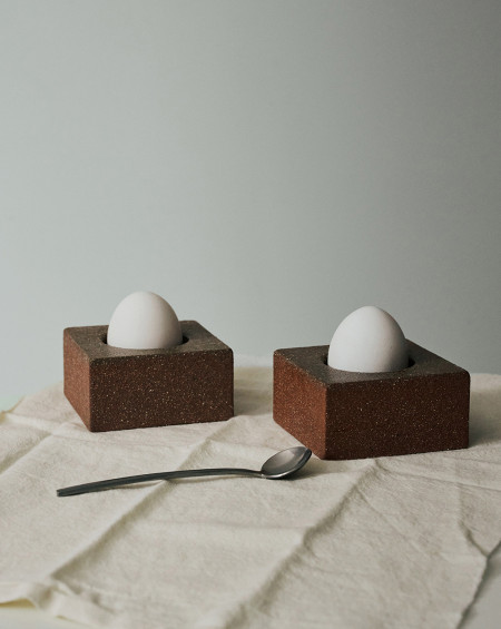 COQUETIER UOVO EGG CUP MARRON SERAX