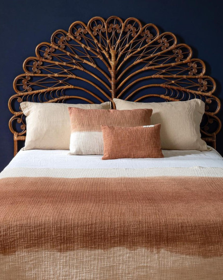 COUSSIN TIE AND DYE TALC 40X60 BISCUIT - BED AND PHILOSOPHY