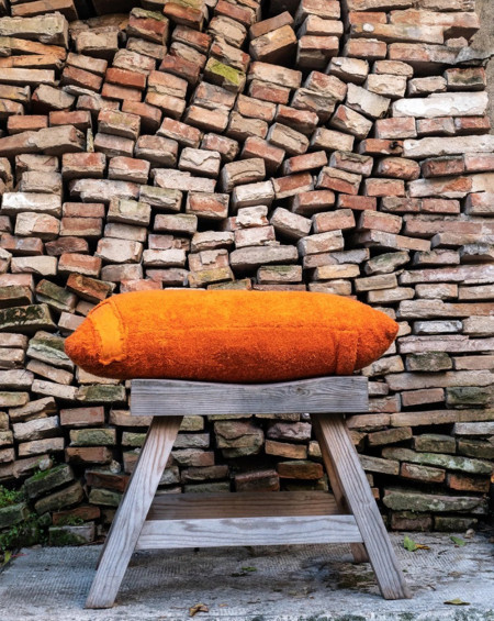 COUSSIN DE PLAGE EN EPONGE ENRICO 30X60 ORANGE BED AND PHILOSOPHY