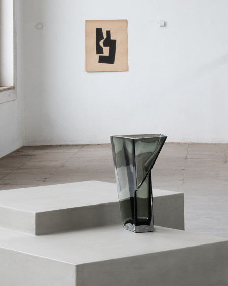 VASE N°8 DUNK GRIS FUME 23x18,5xH33,5 SERAX