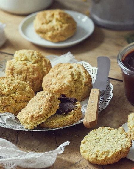 COUTEAU A BEURRE PETIT DEJEUNER EN HETRE OPINEL