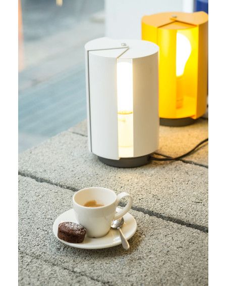 LAMPE DE TABLE PIVOTANTE BLANC CHARLOTTE PERRIAND NEMO LIGHTING LAMPE DE TABLE PIVOTANTE BLANC CHARLOTTE PERRIAND NEMO LIGHTING