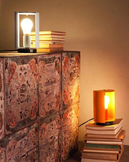 LAMPE DE TABLE PIVOTANTE JAUNE CHARLOTTE PERRIAND NEMO LIGHTING